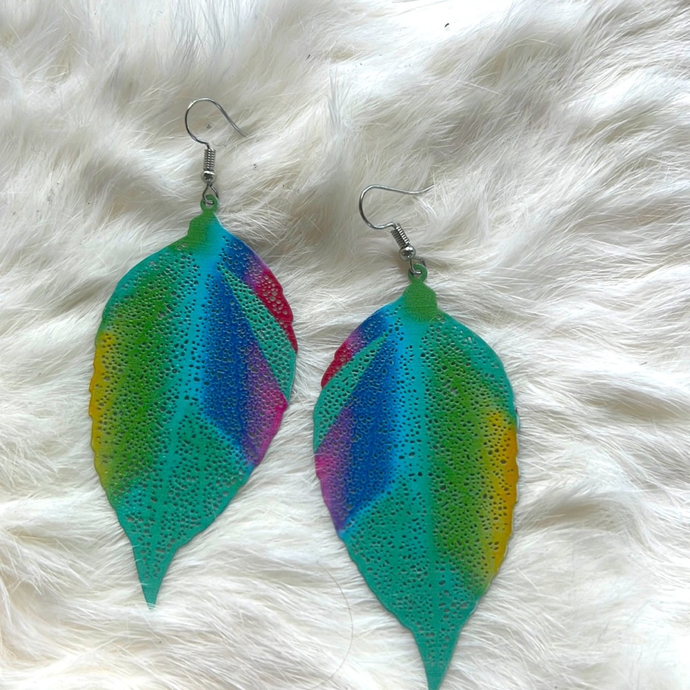 Cute & color leaf earrings